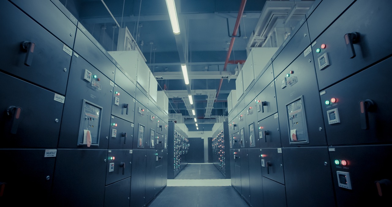 découvrez tout sur les data centers : infrastructures essentielles pour le stockage et la gestion des données, garantissant sécurité, performance et évolutivité pour les entreprises modernes.