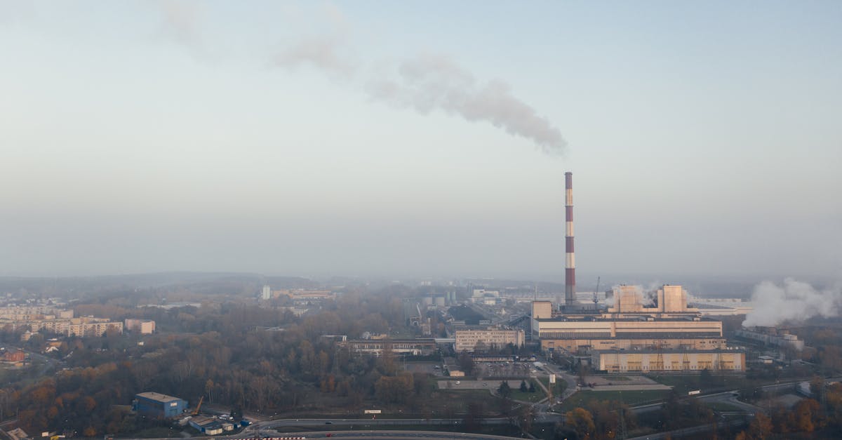 découvrez des stratégies efficaces pour la réduction des gaz à effet de serre. apprenez comment minimiser votre empreinte carbone et contribuer à un avenir durable grâce à des pratiques écologiques et des technologies innovantes.