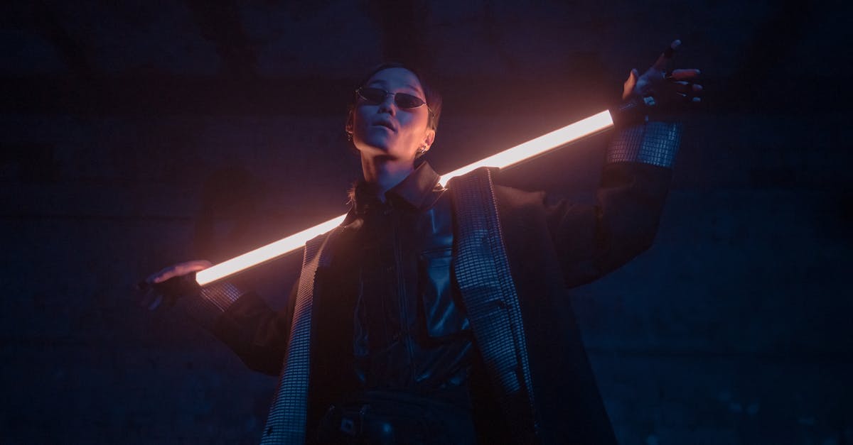 découvrez ce qu'est une alternative model : un mannequin qui bouscule les codes traditionnels de la mode en affichant son style unique, ses tatouages, piercings ou looks non conventionnels. explorez cet univers inspirant et alternatif !