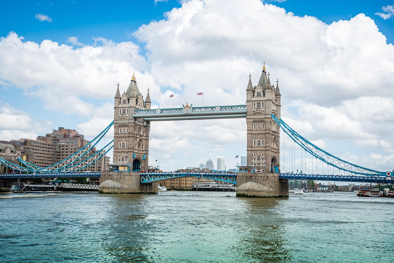 découvrez tout ce qu'il faut savoir sur les émissions de gaz à effet de serre : leur origine, leurs impacts sur le climat et les solutions pour les réduire efficacement.