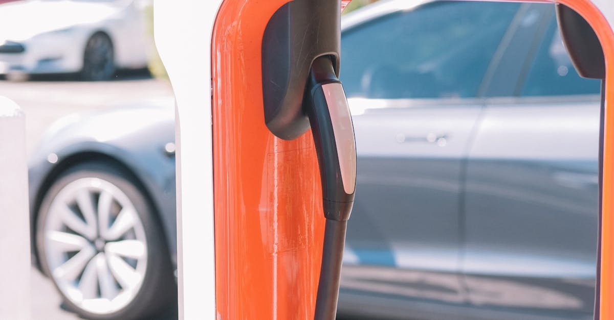découvrez comment la transition énergétique transforme notre société en réduisant notre dépendance aux énergies fossiles, en favorisant les énergies renouvelables et en promouvant des solutions durables pour un avenir plus vert.