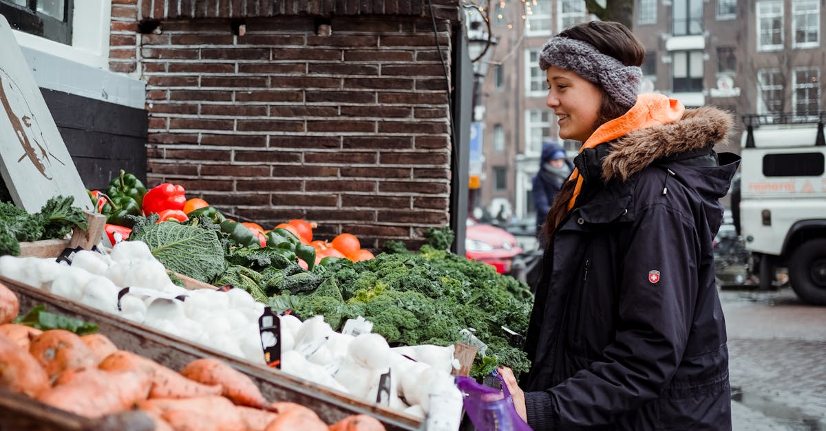 découvrez l'agriculture urbaine, une pratique innovante qui transforme les espaces urbains en oasis de verdure. explorez les techniques de culture en milieu urbain, les avantages pour l'environnement et la communauté, ainsi que des conseils pour vous lancer dans cette démarche durable au cœur de votre ville.