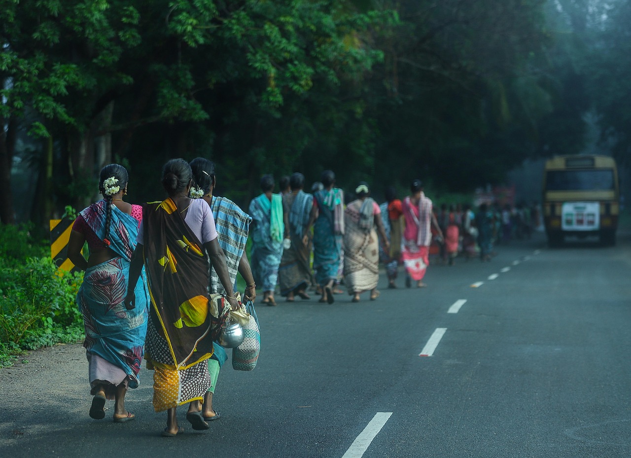 découvrez l'inde, un pays riche en culture, histoire fascinante, traditions colorées et paysages variés, alliant modernité et ancienneté.