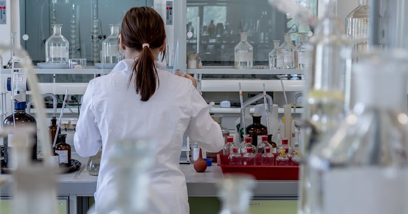 Signalétique hôpital pour entreprise à Nantes : comment bien orienter vos visiteurs