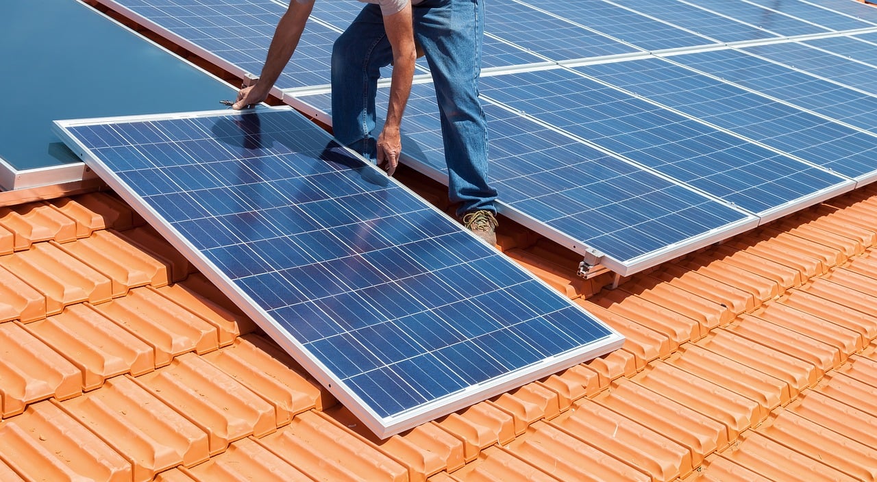 Lancement officiel de l’installation de panneaux solaires et d’ombrières à l’espace Dambier de Champniers
