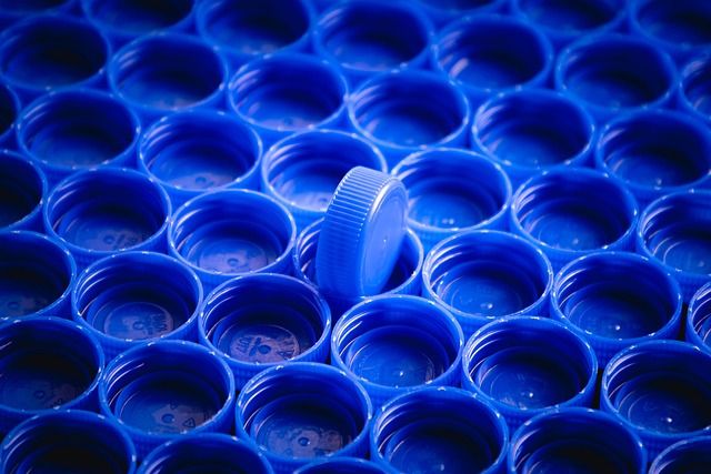 Le plastique sale : l’erreur de tri courante qui compromet tout le recyclage