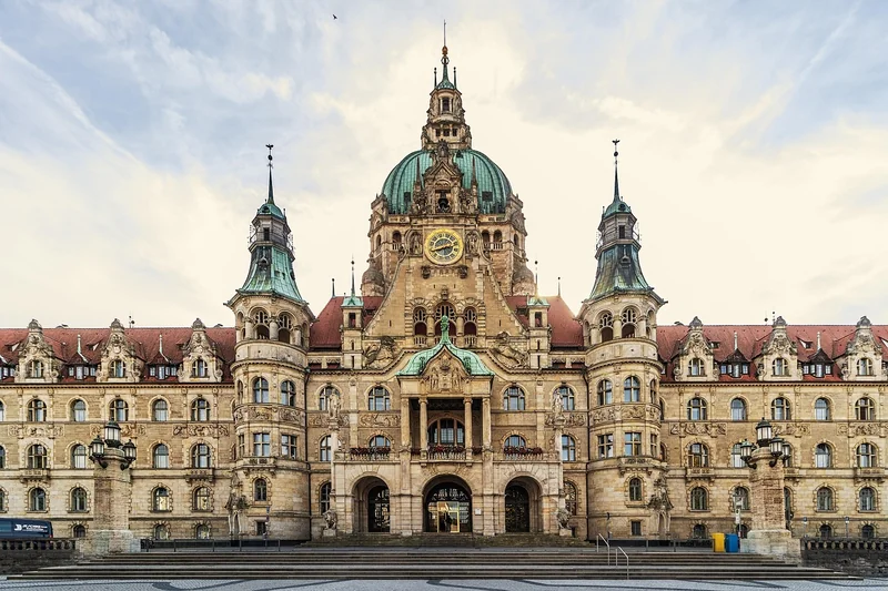 Les services municipaux : urbanisme, affaires scolaires, CCAS
