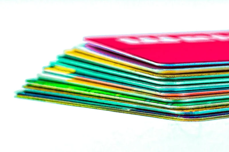 Carte prépayée ou compte classique : pourquoi le MCD DI change la donne