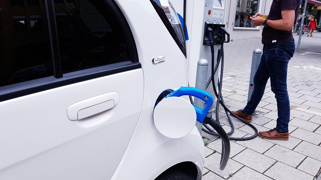Démystifions les idées fausses sur la voiture électrique