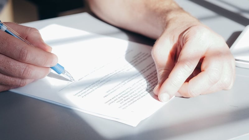 Signature po exemple : le guide simple pour bien démarrer