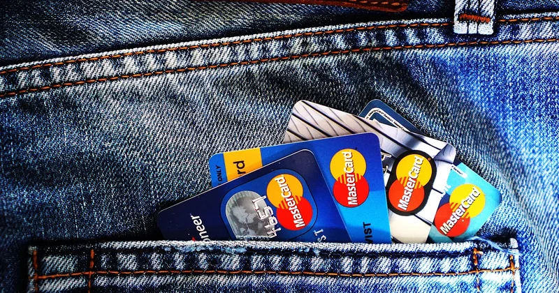 Mastercard Dual Sociétaire face aux autres cartes Crédit Agricole