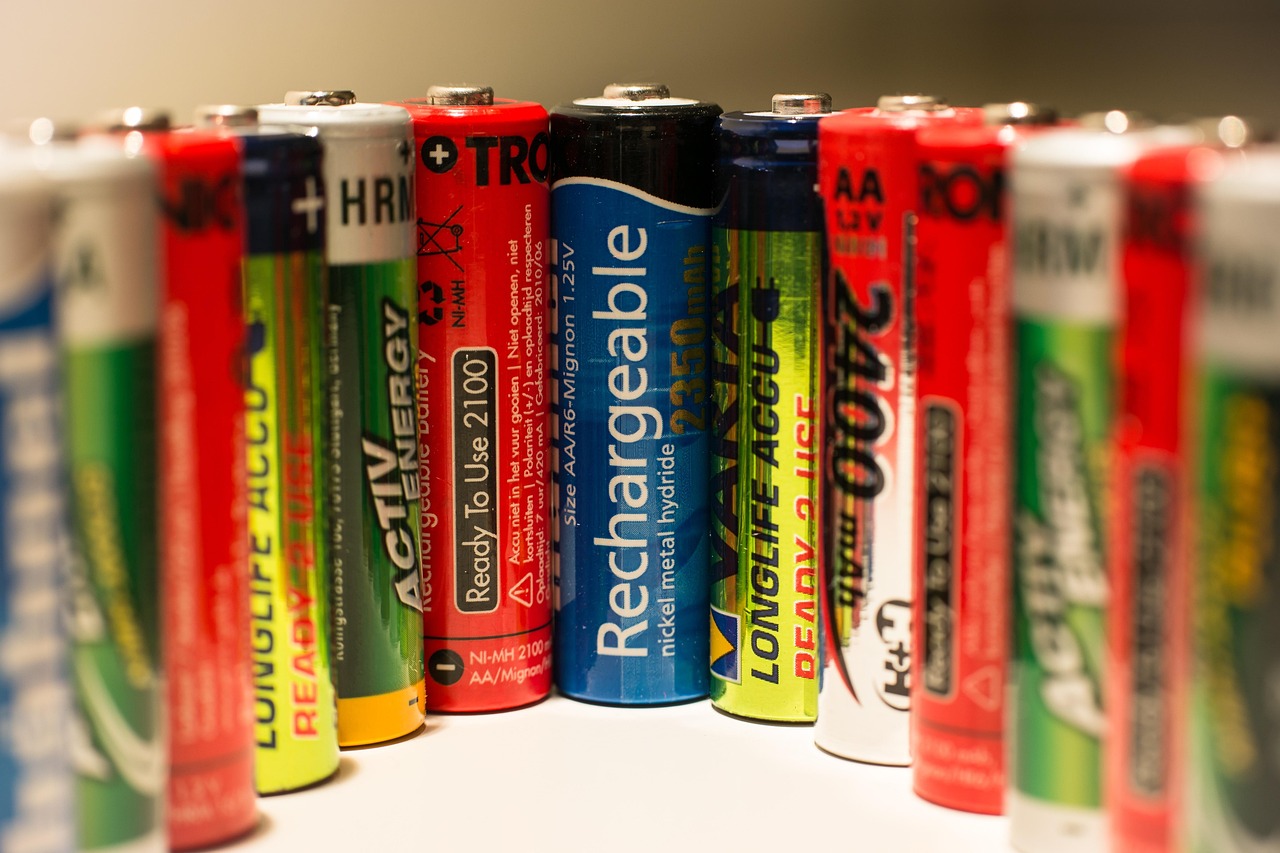 Les batteries : des alliées essentielles de la transition énergétique à consommer avec prudence