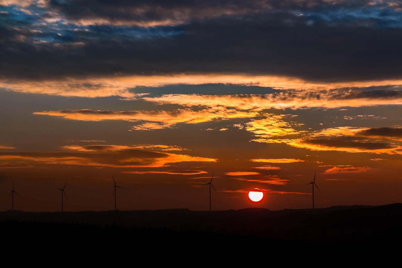 découvrez l'énergie renouvelable, une alternative durable et écologique aux sources d'énergie traditionnelles. explorez les différentes formes, comme le solaire, l'éolien et l'hydraulique, et comprenez leur impact positif sur l'environnement et l'économie.