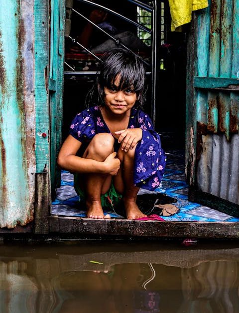 découvrez les causes et conséquences des inondations, ainsi que les solutions pour prévenir et gérer ces phénomènes naturels. informez-vous sur les impacts environnementaux et sociétaux liés aux inondations pour mieux comprendre cet enjeu crucial.