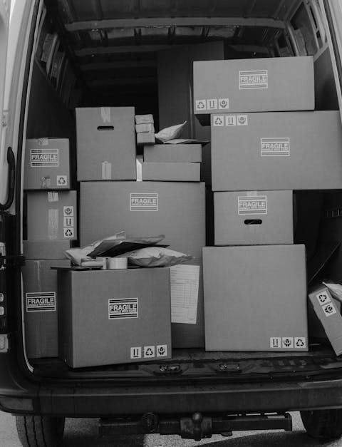 découvrez l'univers de la logistique urbaine, un secteur clé pour optimiser le transport et la distribution des marchandises en milieu urbain. explorez des solutions innovantes visant à réduire les embouteillages, améliorer la durabilité et garantir une livraison efficace en ville.