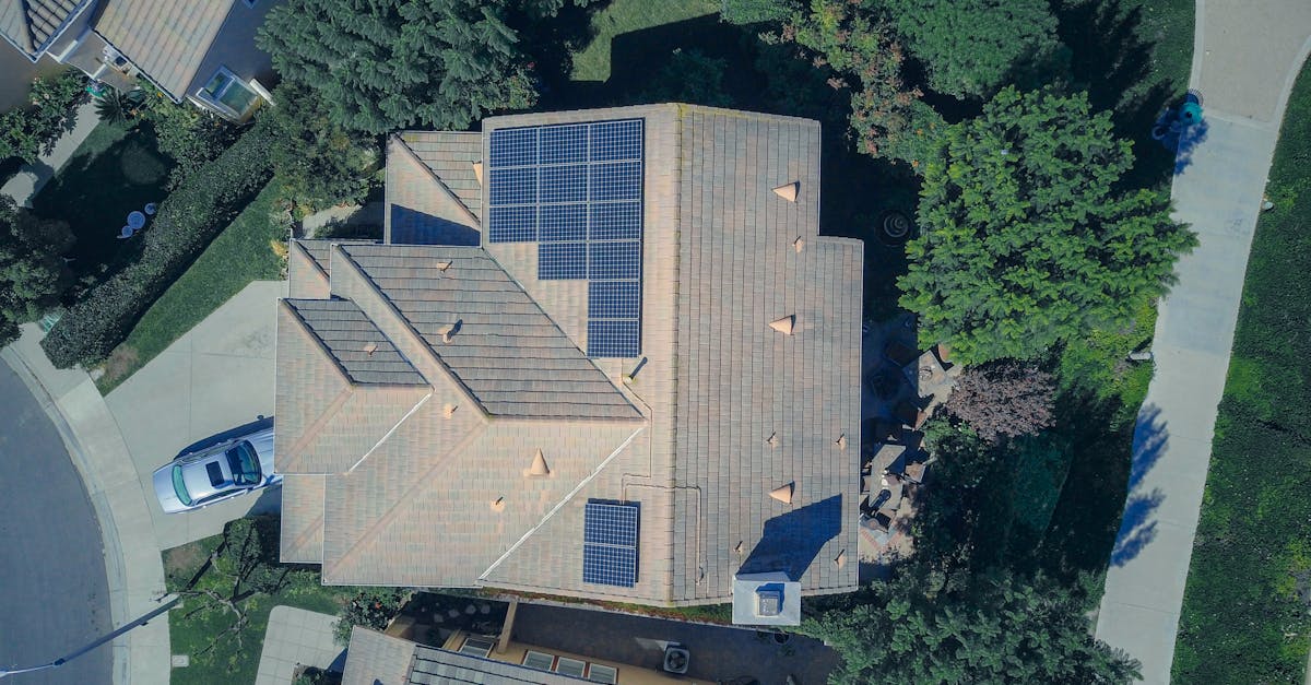 découvrez comment atteindre l'indépendance énergétique grâce à des solutions durables, des technologies innovantes et des stratégies écologiques qui réduisent la dépendance aux ressources fossiles. explorez les avantages d'une énergie renouvelable et autonomie énergétique pour un avenir plus durable.