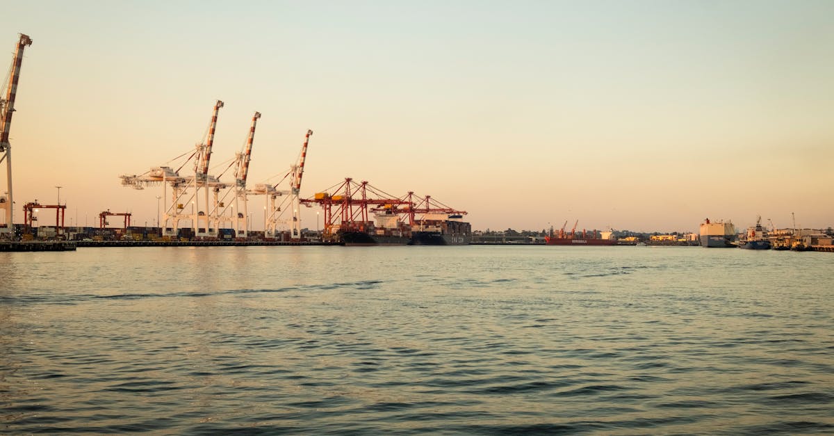 découvrez les enjeux et solutions de la logistique urbaine, un secteur clé pour améliorer la circulation des biens et réduire l'impact environnemental dans nos villes. apprenez comment les innovations technologiques et les stratégies durables transforment la gestion des livraisons et optimisent le transport en milieu urbain.