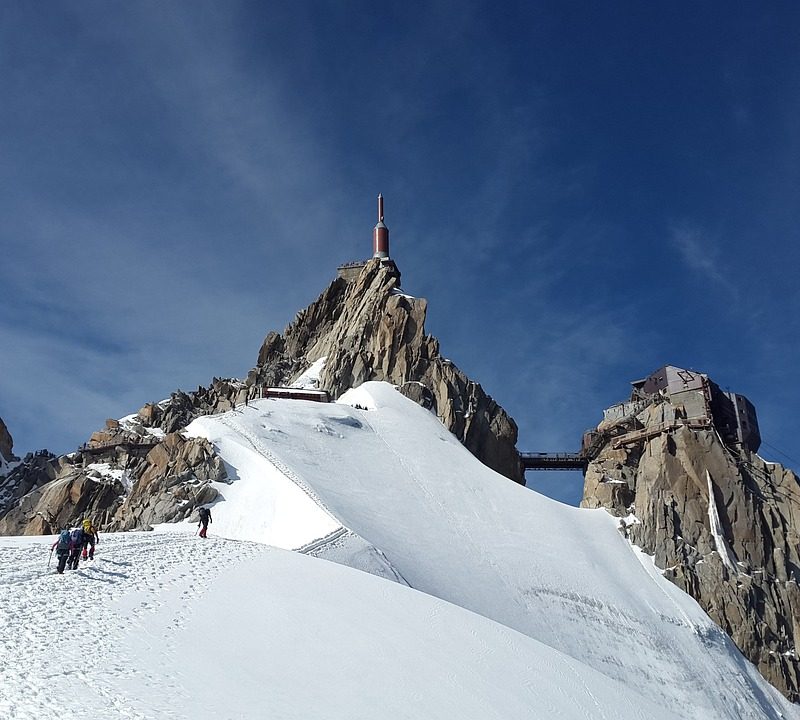 découvrez le mont-blanc marathon, une aventure exceptionnelle au cœur des paysages alpins. participez à cette course emblématique qui allie défi sportif et beauté naturelle, offrant des parcours adaptés à tous les niveaux. rejoignez-nous pour une expérience inoubliable au pied du majestueux mont-blanc!