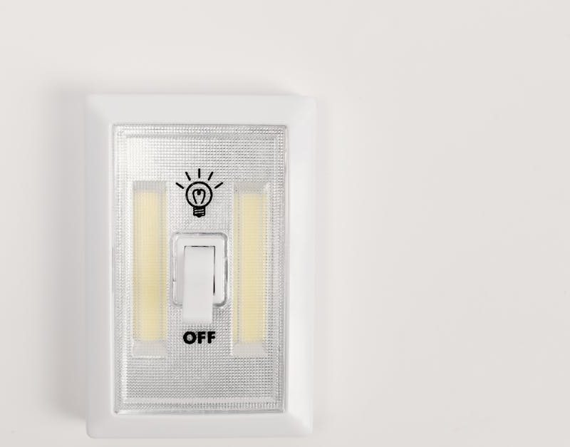 découvrez comment améliorer l'accès à l'énergie pour tous, favoriser la durabilité et soutenir les communautés grâce à des solutions innovantes et accessibles.
