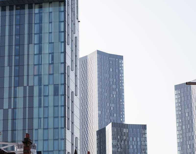 découvrez les enjeux et les innovations de la régénération urbaine, une approche essentielle pour revitaliser nos villes tout en préservant leur patrimoine. plongez dans les stratégies durables et les projets inspirants qui transforment l'environnement urbain.