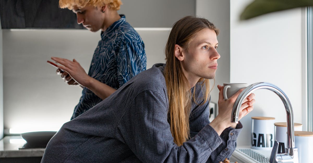 découvrez comment la cohabitation urbaine façonne nos villes et favorise la vie commune entre différents groupes au sein des espaces urbains modernes.