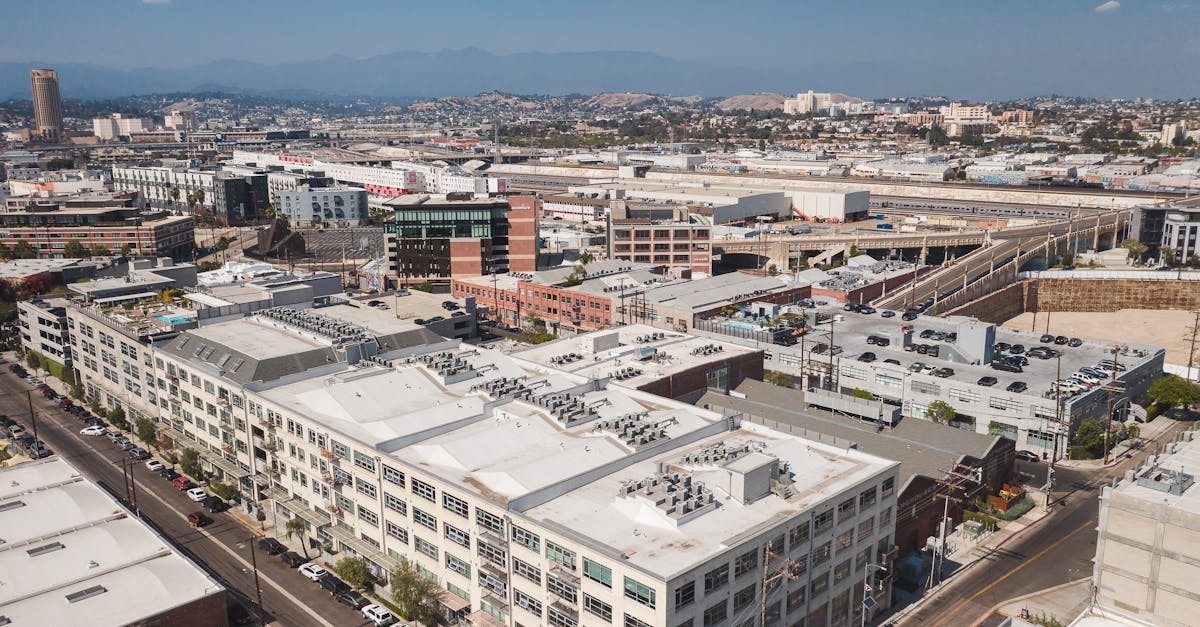 découvrez comment le renouvellement urbain transforme les villes, améliore la qualité de vie des habitants et favorise le développement durable. explorez les projets innovants et les initiatives qui redéfinissent nos espaces urbains.