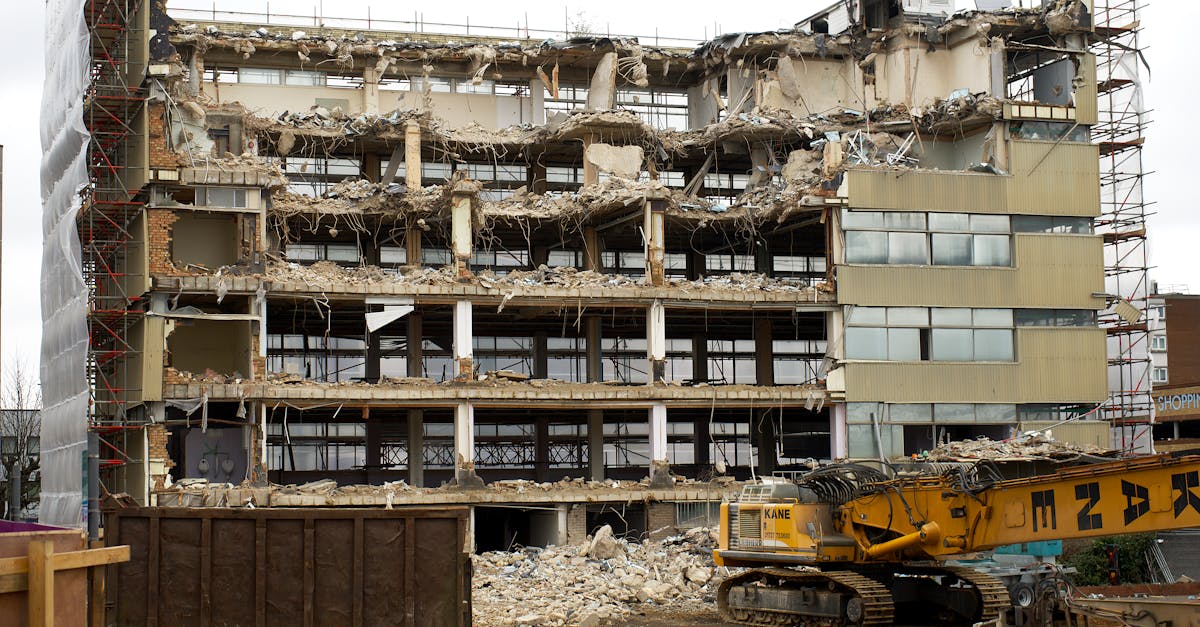 découvrez comment la réhabilitation des friches industrielles, ou brownfield redevelopment, transforme d'anciens sites abandonnés en espaces urbains innovants, durables et attractifs, favorisant ainsi le développement économique et environnemental des villes.