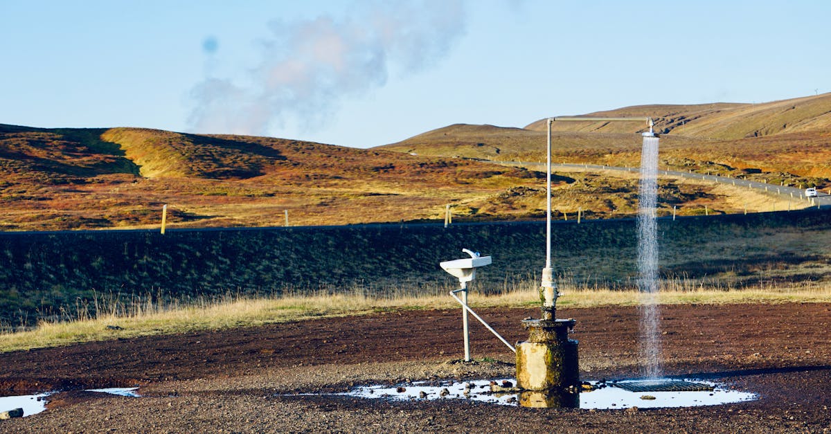 découvrez l'énergie géothermique : une source d'énergie renouvelable, propre et durable qui utilise la chaleur stockée sous la surface de la terre pour produire de l'électricité et chauffer les bâtiments. avantages, fonctionnement et applications expliqués simplement.