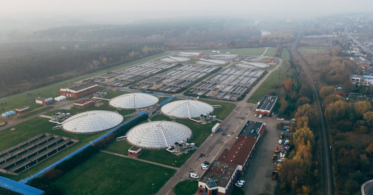 découvrez les différentes méthodes de traitement des eaux usées, les enjeux environnementaux, et les solutions innovantes pour garantir une eau propre et protéger la santé publique.