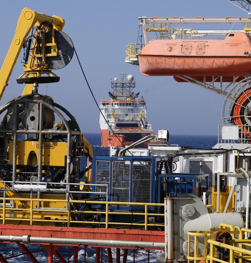 découvrez le secteur de l'industrie pétrolière, ses enjeux économiques, ses innovations technologiques et son impact sur l'environnement à l'échelle mondiale.