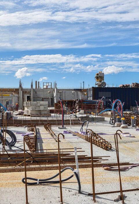 d&eacute;couvrez tout sur les fondations : types, techniques et conseils pour assurer la stabilit&eacute; et la durabilit&eacute; de votre construction.