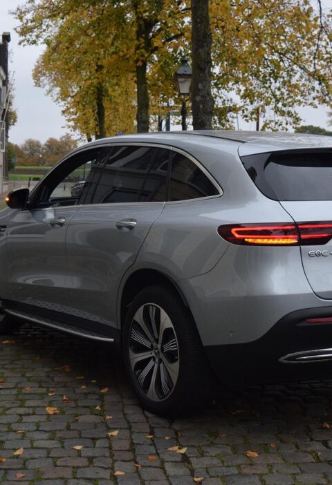 d&eacute;couvrez tout sur les v&eacute;hicules &eacute;lectriques : avantages, innovations, mod&egrave;les disponibles et impact environnemental pour une mobilit&eacute; durable.